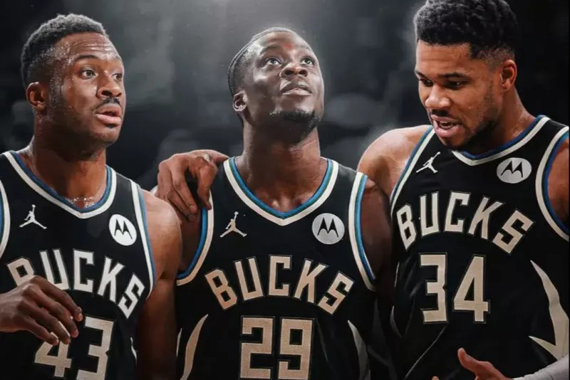 غول یونانی در آستانه ثبت یک لحظه تاریخی در NBA