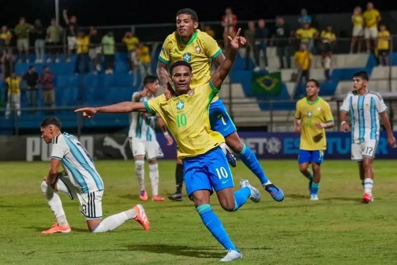 مسابقه بزرگان برای جذب جواهر پالمیراس؛ بارسلونا در صف