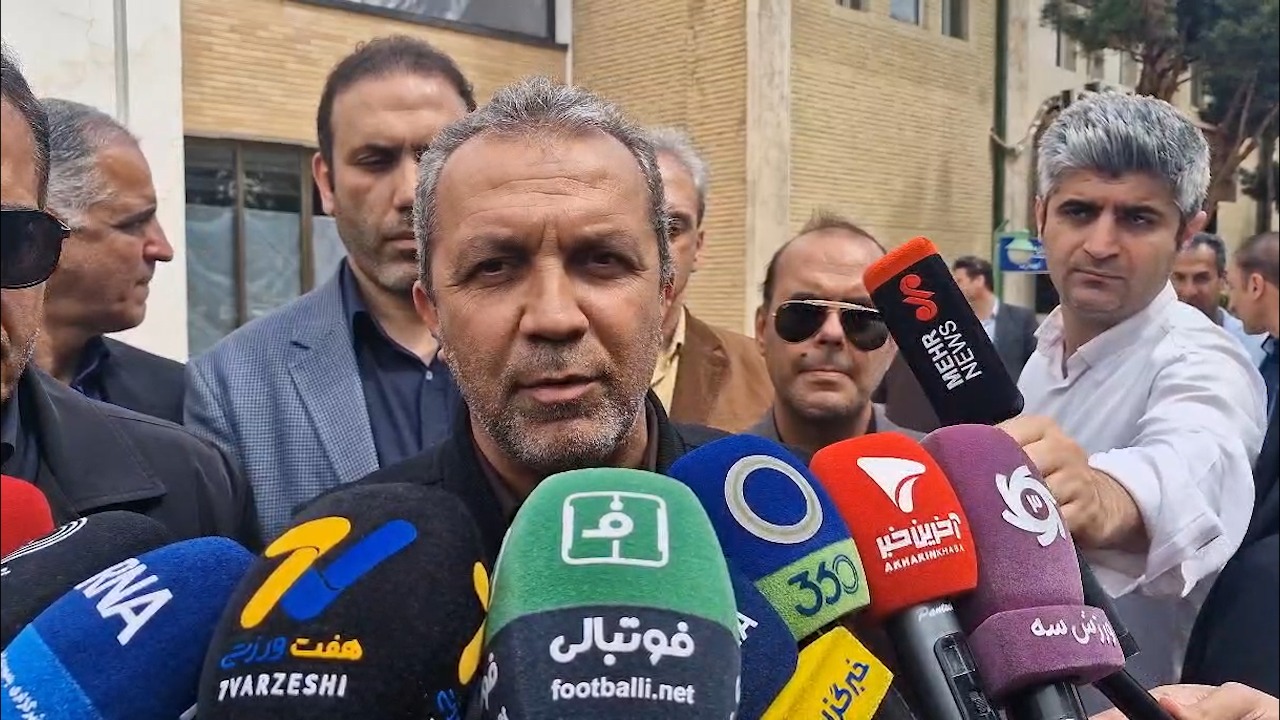 فروردین: مشکلات ورزشگاه آزادی تا مرداد ماه حل خواهد شد