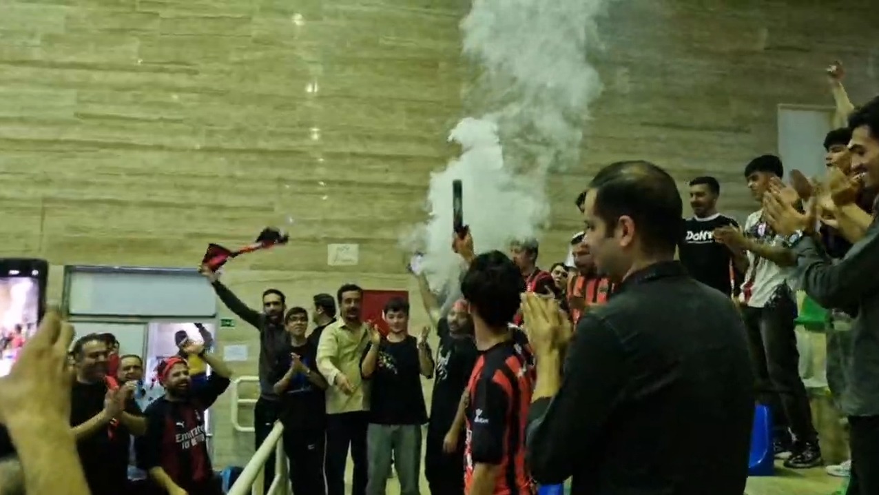 اشک استقلالی‌ها و شادی بازیکنان دائم پناه از صعود به لیگ برتر فوتسال
