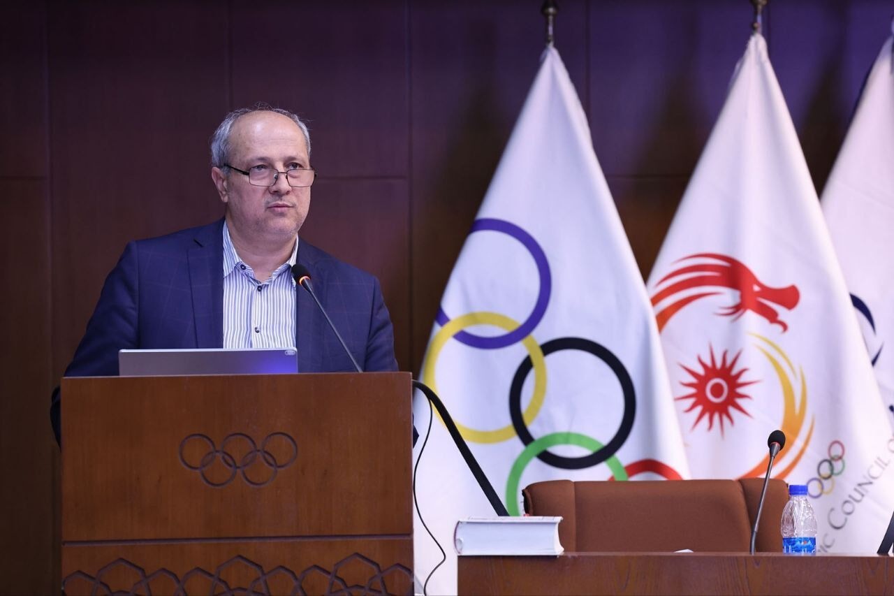 مناف هاشمی: بودجه فدراسیون فوتبال تا شنبه پرداخت می‌شود