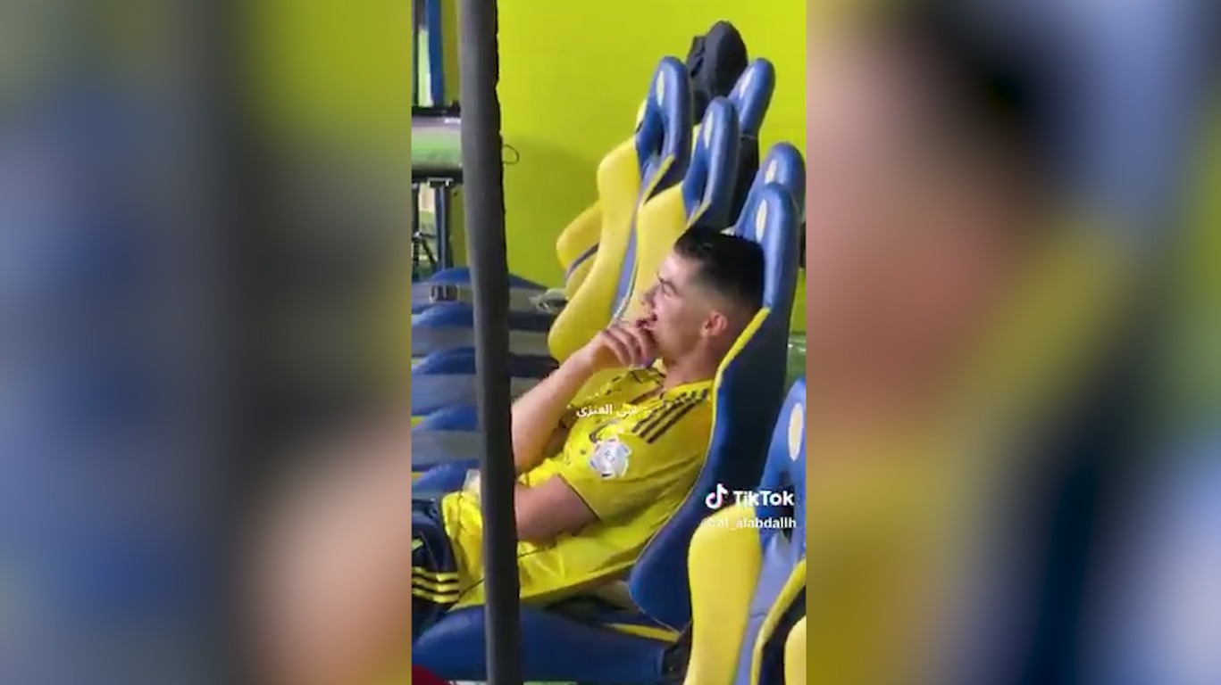وقتی جشن قهرمانی النصر خراب می‌شود؛ رونالدو نای بلند شدن نداشت!