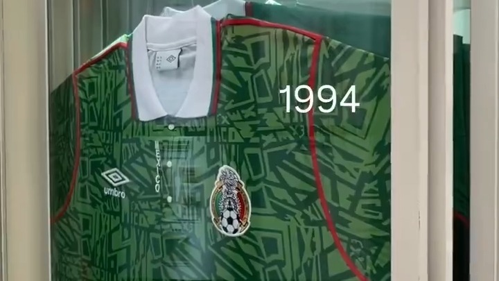 پیراهن تیم ملی مکزیک از جام جهانی 1994 تا 2026