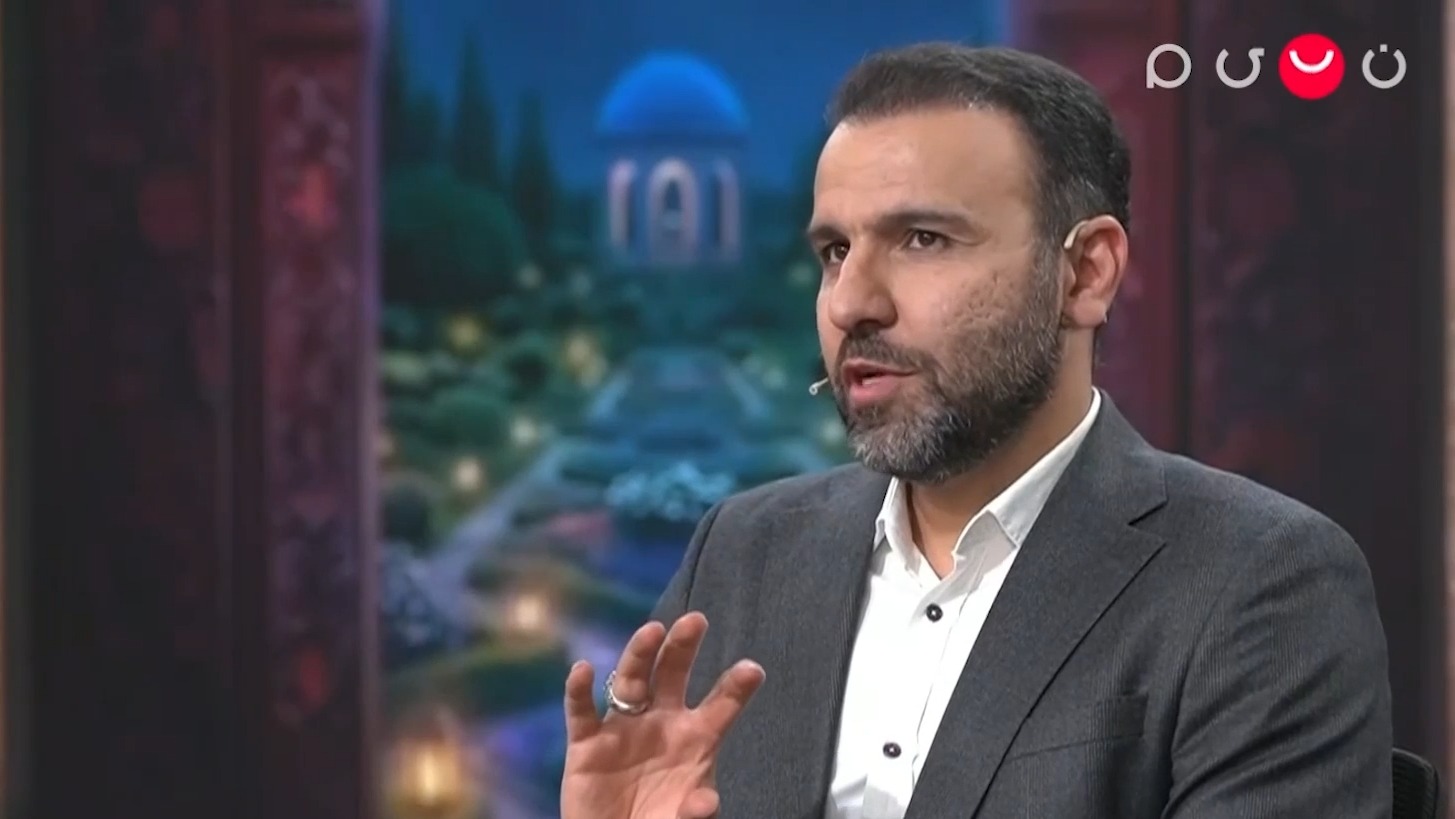 محسن خلیلی: پرسپولیس با استقلال و تراکتور بازی رو در رو دارد و در ادامه لیگ شانس داریم