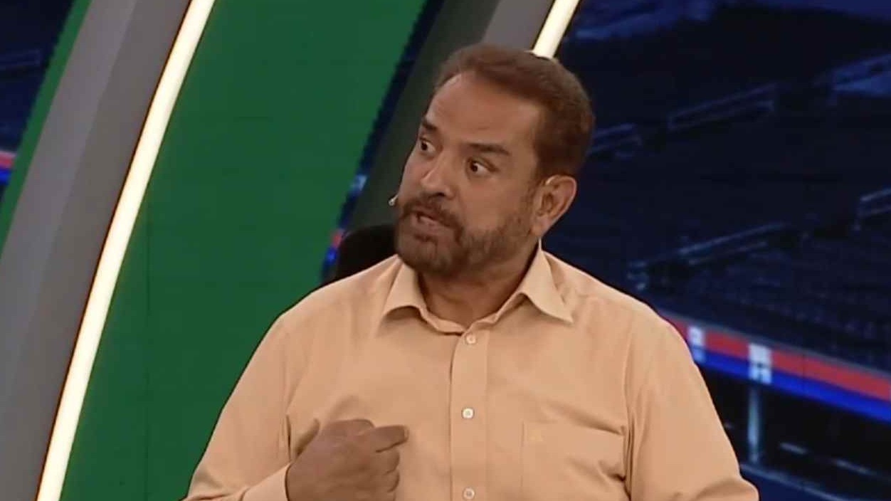 فیروز کریمی: تصور کنید قلعه نویی یک روز کم آورد، آندو می خواهد کمک کند؟ آقای الهویی پلن‌ها کجاست؟