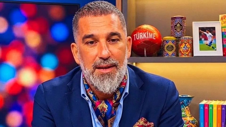 آردا توران: اگر کسی رونالدو را به مسی ترجیح دهد، دیگر با او درباره فوتبال صحبت نمی‌کنم!