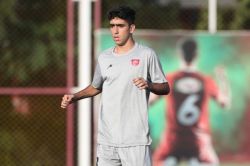 اقدام عجیب مربی پرسپولیس؛ علیپور چطور قرارداش را فسخ کرد؟