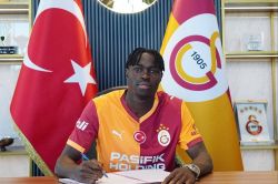 مدافع ساحلعاجی گالاتاسرای، زیر نظر لیورپول قرار دارد