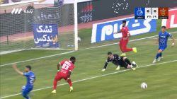 دبل سیو پیام نیازمند، مانع از گل اول استقلال شد