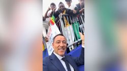 هوادار کودک غنایی که از جان تری درخواست کرد که در یک ویدیو کوتاه از او تشکر کند!