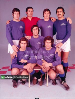 نوستالژی/ زنده یاد غلامحسین مظلومی، کارو حق وردیان، منصور رشیدی، اکبرکارگرجم، علی جباری، علیرضا حاج قاسم و جواد قراب ستاره های تیم تاج در سال۵۰ را در این عکس نایاب می بینید.
