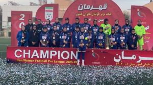 مراسم جشن قهرمانی خاتون بم در لیگ برتر فوتبال بانوان
