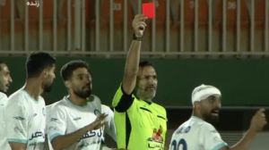 اخراج مجید عیدی بازیکن گل گهر مقابل چادرملو