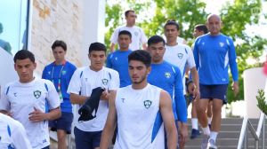 تمرینات تیم ملی ازبکستان با حضور چهره های آشنا