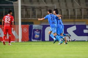 بازیکن چادرملو مثل عثمان دمبله گل زد