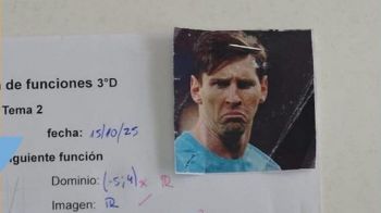 معلم آرژانتینی که از عکس لیونل مسی برای نمره استفاده می‌کند!