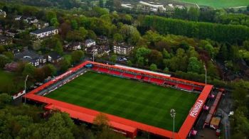 معماری چشمنواز ورزشگاه تیم دسته چهارمی انگلیس