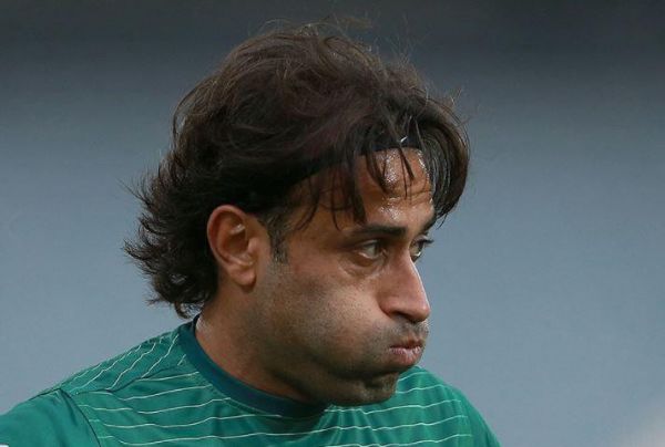 حمله هواداران الاهلی به مهدی رجبزاده