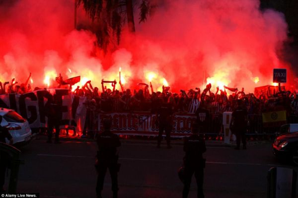 امید هواداران اتلتیکو برای خلق حماسه برابر رئال عکس