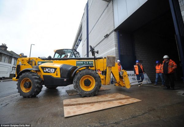 حمله بولدوزرها به وایت هارت لین گزارش تصویری