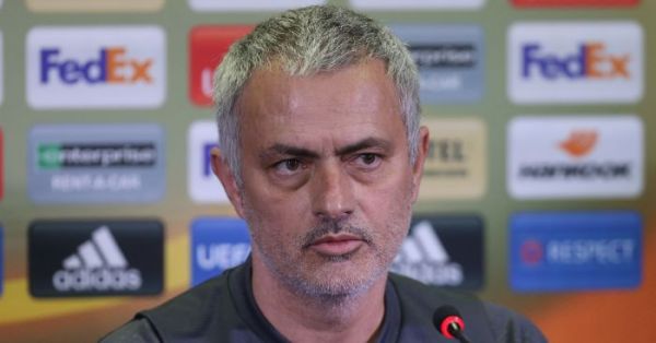  مورینیو  امیدوارم کریستال پالاس به ما سخت نگیرد