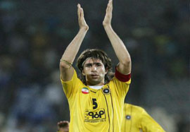  پرسپولیس «هادی عقیلی» را با  ۷۰ دست لباس عوض کرد