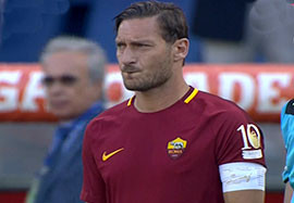 توتی میتوانست 5 سال دیگر بازی کند