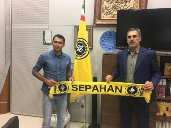 مدافع فصل گذشته سایپا به سپاهان پیوست