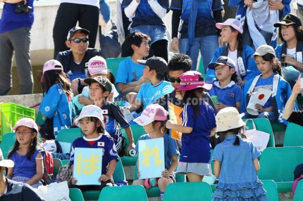 ورزشگاه دستگردی در دست کودکان ژاپنی عکس