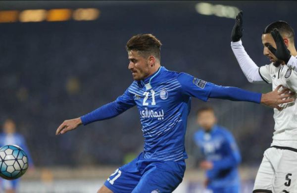  وریا غفوری با آبی‌پوشان تمدید کرد