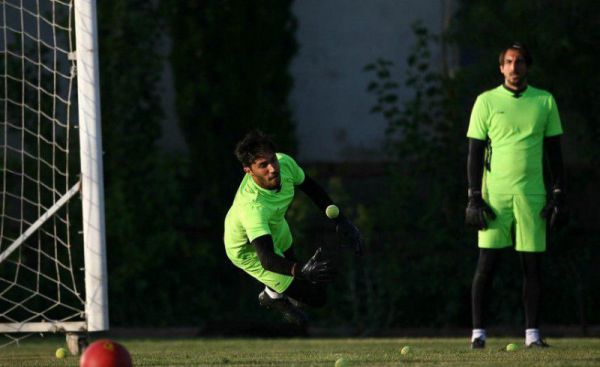  تمرین دروازه‌بان‌های استقلال با توپ تنیس  عکس