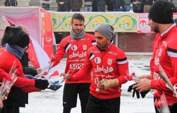 حضور امید عالیشاه در تمرین تراکتورسازی عکس