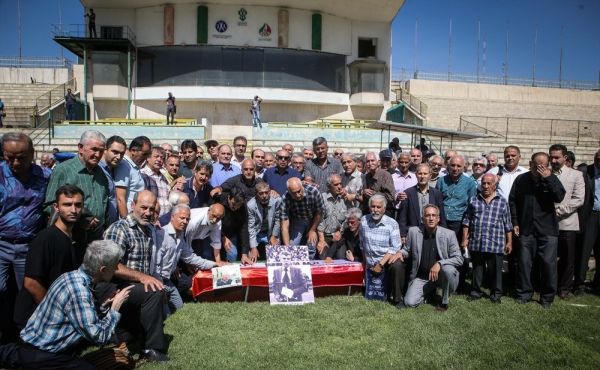  خاطره‌ای شنیدنی از علی کاوه درباره استاد بهمنش آقا دوربینی شاکی از خلوتی مراسم