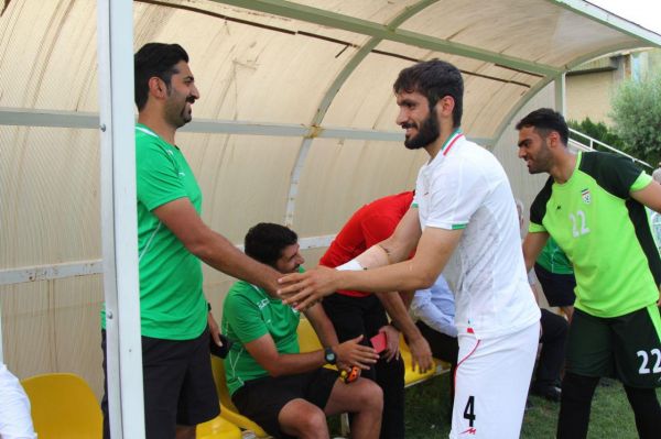  جوانان تراکتور علیه تراکتور  عکس