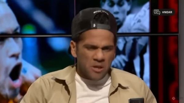 آلوس پای تمام عواقب تصمیمم ایستادهام