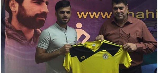 مدافع سابق سپاهان به فجرسپاسی پیوست