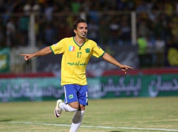  شادکام  خوشحالم که در پست خودم بازی می‌کنم