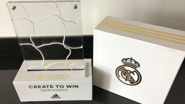  هدیه جالب رئال مادرید برای اسطوره اتومبیلرانی  عکس