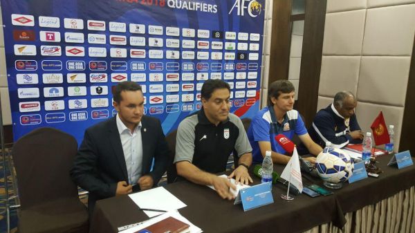 پیروانی در این زمین حتی نمیشود راه رفت