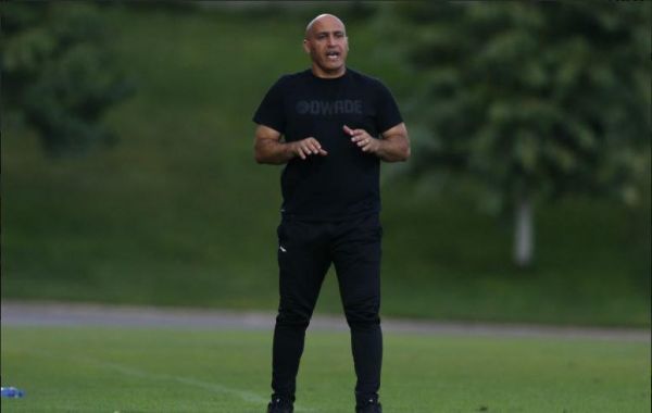 منصوریان باید با گرمای هوای آبادان مبارزه کنیم