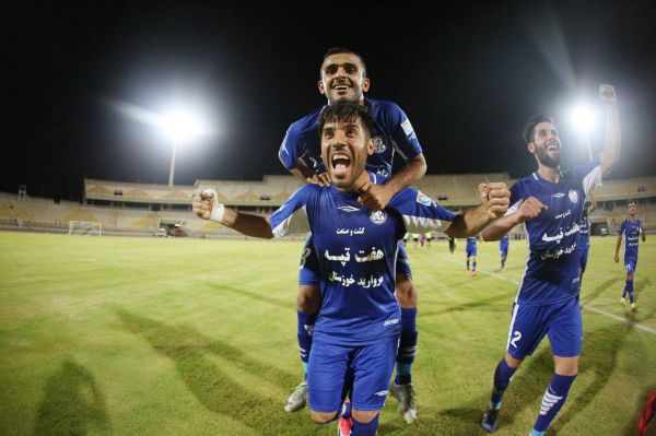 بازهم برد و بازهم یزله در غدیر عکس