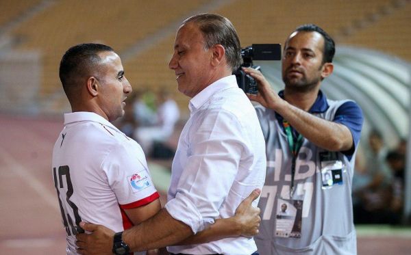 حسین کعبی با توپ پر برگشت عکس