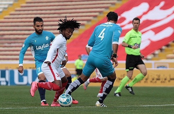  دو بازیکن آفریقایی در راه پیکان