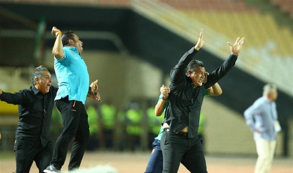 جنجال در نشست خبری علی دایی