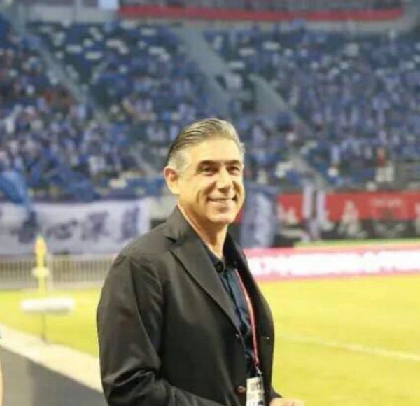 امپراتور ردای پیروزی را پس میگیرد