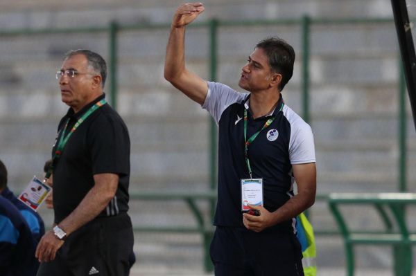 مشکل بازیکن خارجی پیکان برای صدور کارت بازی