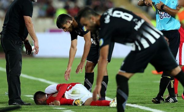 ضربه گلزن قبل از گل به پرسپولیس عکس