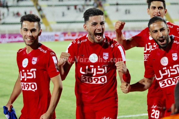  جشن اولین برد تراکتور در یادگار عکس