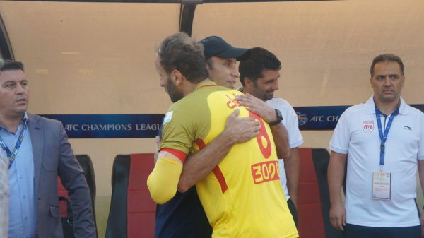  محسن بنگر به رختکن تراکتور رفت