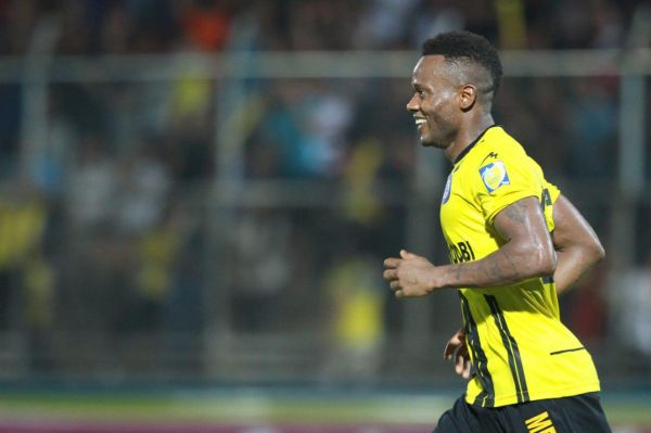  صدرجدول گلزنان در قُرق خارجی‌ها